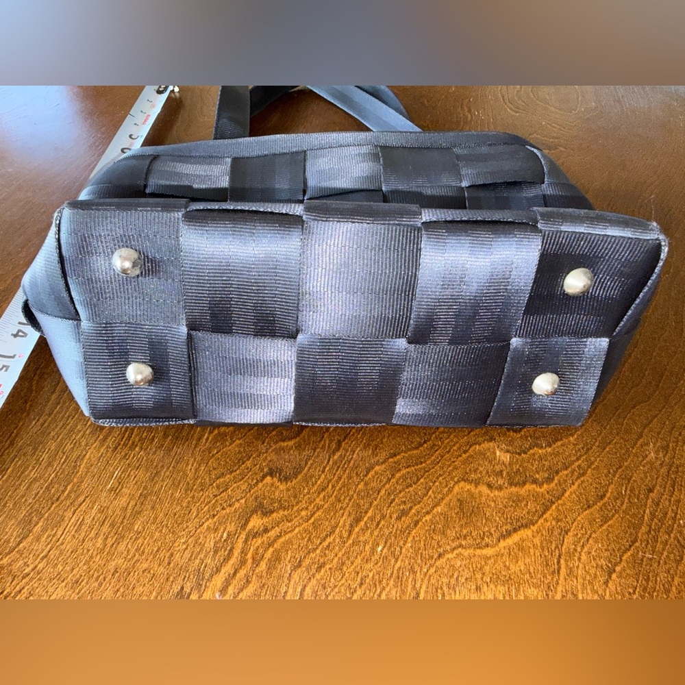 Seatbelt Bag, grey color, great condition. - Picture 2 of 5